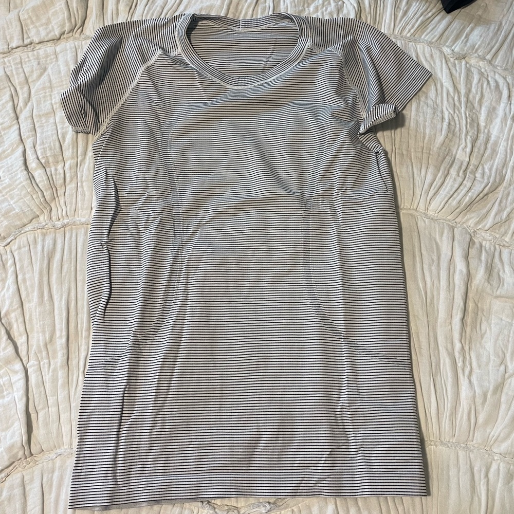 Lululemon Short Sleeve Top